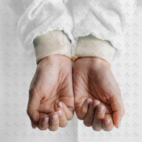 Cuffs Clinical Apron White